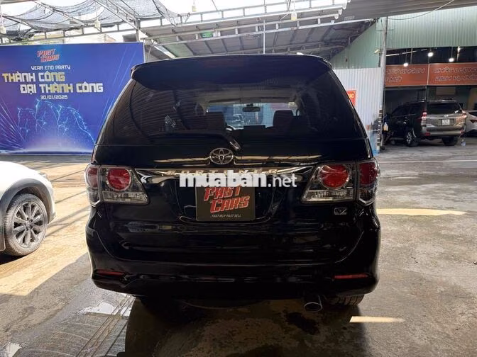 Toyota Fortuner 2.7V 2013 đi 107.000 km một chủ