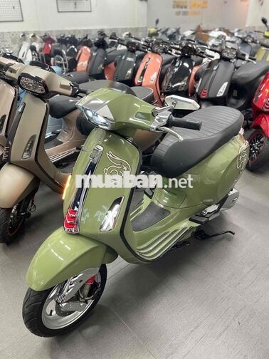 Piaggio Vespa 2024 Xanh lá