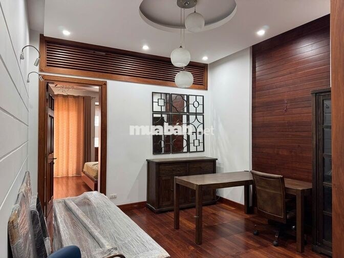 Cho thuê nhà mặt tiền Hoàng Diệu - có thang máy
