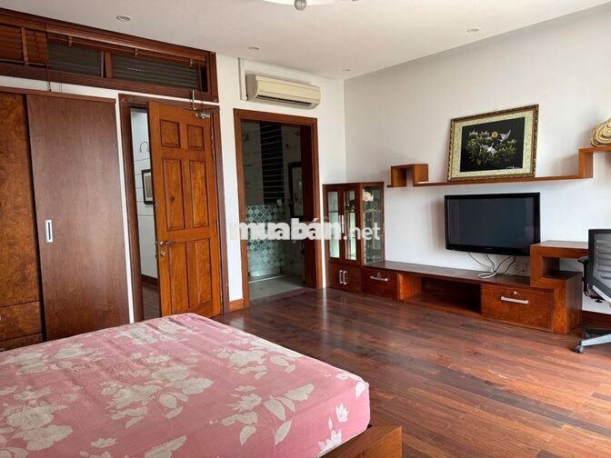 Cho thuê nhà mặt tiền Hoàng Diệu - có thang máy