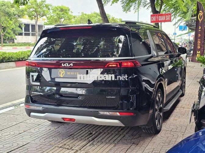 KIA CARNIVAL 2.2 LUXURY 8 chỗ 2023 Đen