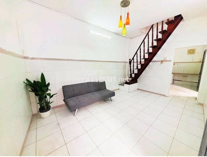 Cho thuê nhà hẻm oto đậu trước nhà 38/ hoàng văn thụ , phú nhuận cũ