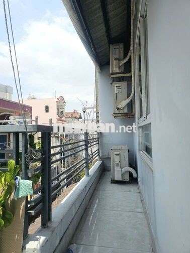 Bán nhà đẹp mới tặng nội thất hẻm 326 đường Bùi Minh Trực P6 Q8