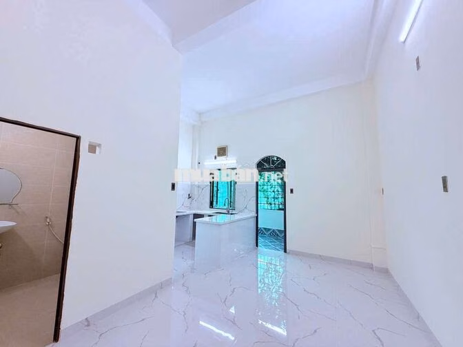 Cho Thuê Nhà 2 tầng 1 tum Kinh Doanh mặt tiền Lê Hồng Phong 