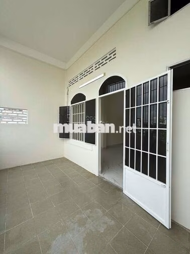 Cho Thuê Nhà 2 tầng 1 tum Kinh Doanh mặt tiền Lê Hồng Phong 