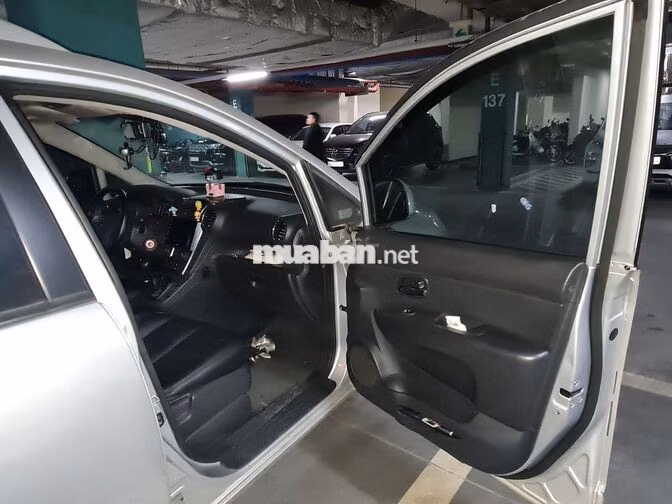 Kia Carens 2.0 MT 2016 Số sàn Bạc