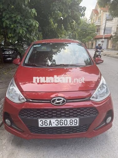 Hyundai Grand i10 đỏ xe gia đình