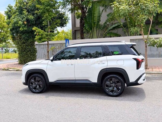 Mitsubishi Destinator Premium 2026 Trắng 5 chỗ