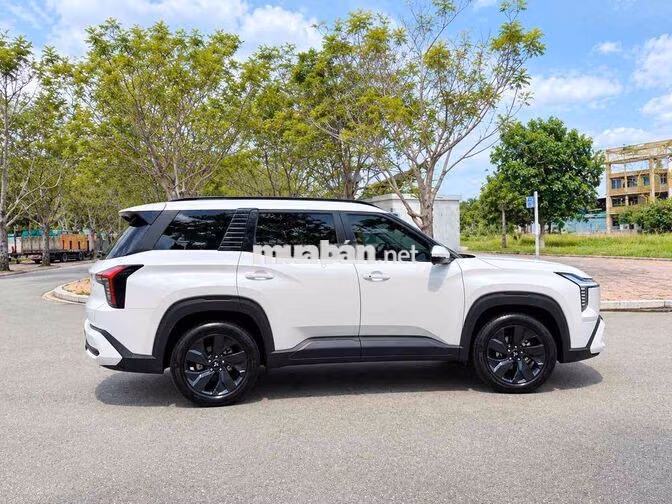 Mitsubishi Destinator Premium 2026 Trắng 5 chỗ