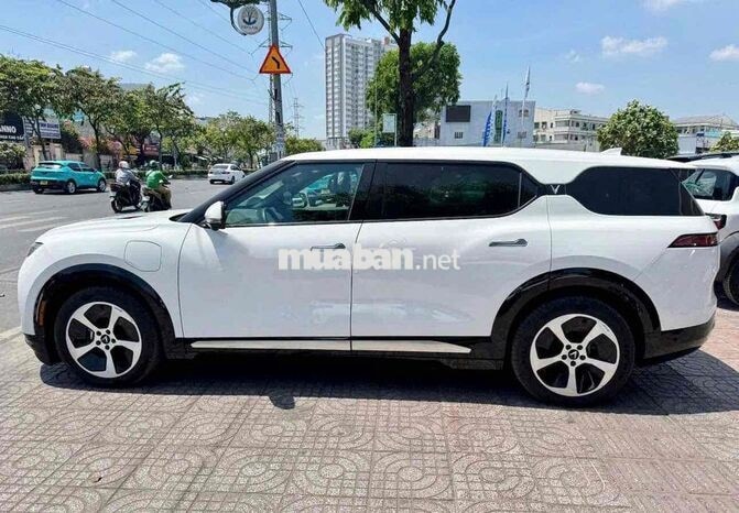 VinFast VF9 Eco Trắng Lướt