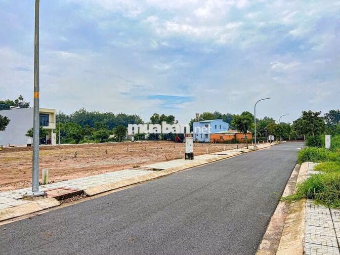 Tôi cần bán lô đất ở KDC Phú Hòa Đông sát bên tỉnh lộ 15 XD tự do