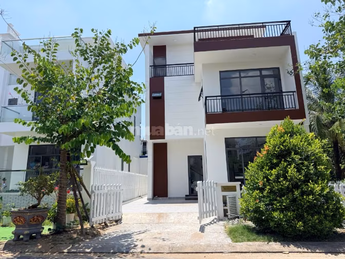 CẦN BÁN NHANH CĂN BIỆT THỰ VƯỜN TRUNG TÂM BẾN LỨC