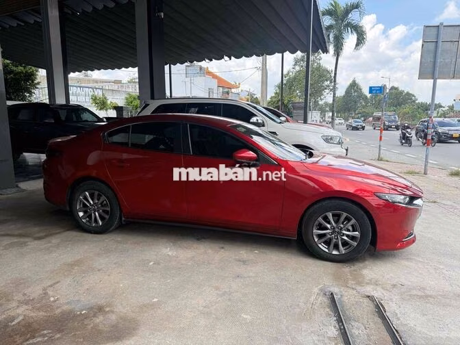 Mazda 3 Luxury 2022 Đỏ 28.000km lướt chuẩn km