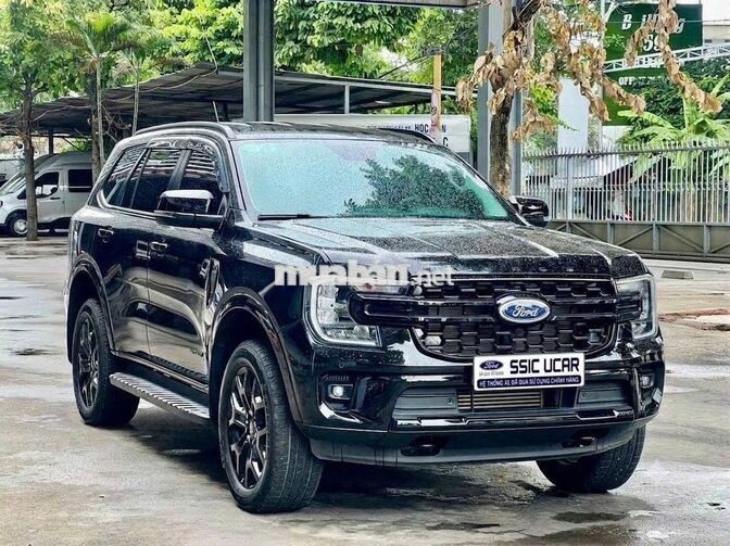 Ford Everest Sport 2024 Đen 5.900 km