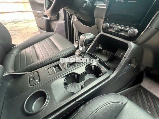 Ford Everest Sport 2024 Đen 5.900 km