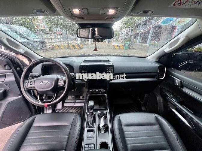 Ford Everest Sport 2024 Đen 5.900 km