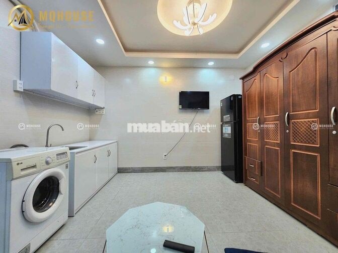 CĂN HỘ 2PN 1PK FULL NT (MGR) - THANG MÁY - CỬA SỔ - SÁT ĐH HIU & VHU