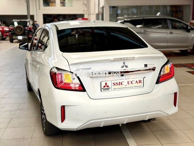 Mitsubishi Attrage Premium 2024 Trắng 5 chỗ