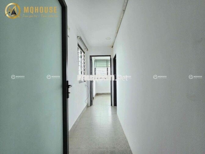 CĂN HỘ 2PN 1PK FULL NT (MGR) - THANG MÁY - CỬA SỔ - SÁT ĐH HIU & VHU