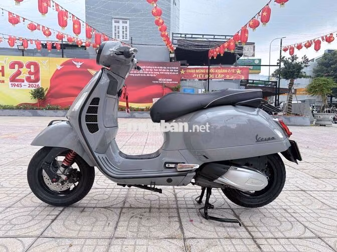 Piaggio GTS HPE 300 Xám xi măng