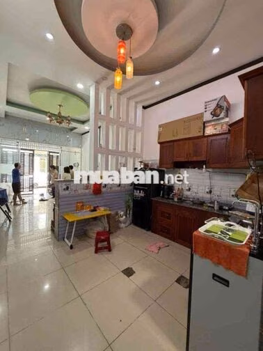 🔥 BÁN NHÀ NGAY CHỢ ĐÔNG HÒA – ĐƯỜNG 6M CÓ VỈA HÈ – 60M² – NHỈNH 4 TỈ 🔥