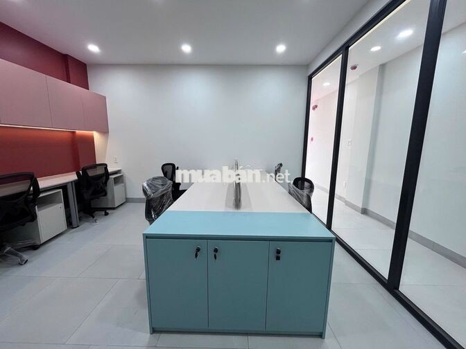 Văn Phòng và chỗ ngồi làm việc trọn gói. DT đa dạng 