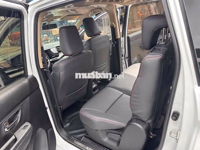 Suzuki XL7 7 chỗ Số tự động Trắng