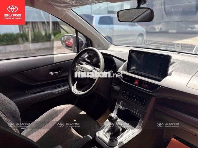 Toyota Avanza Premio 1.5G 2024 MT (xe tập lái)