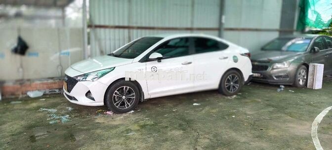 Hyundai Accent 2022 bản thiếu số sàn Trắng