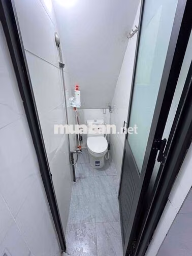 nhà góc 2 mặt tiền cách hẻm xe hơi 500m