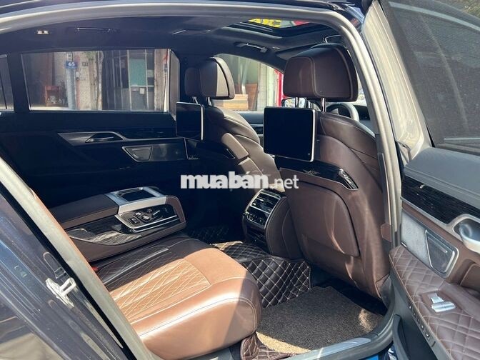 BMW 740Li 2020 Xanh 4 vạn km