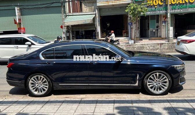 BMW 740Li 2020 Xanh 4 vạn km