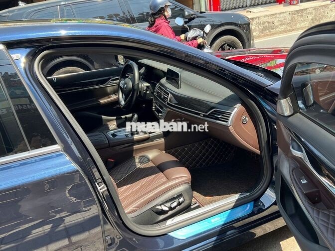BMW 740Li 2020 Xanh 4 vạn km