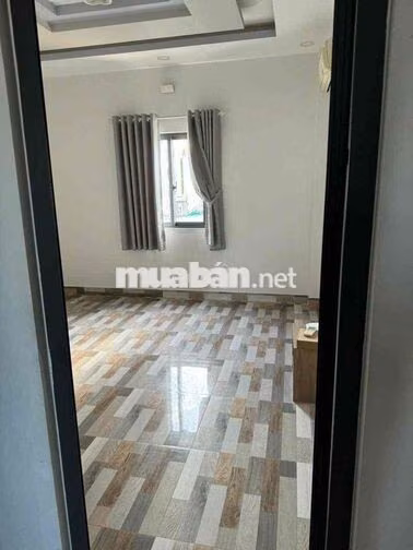 mình còn trống 2 phòng 1 có ban và 1 có cửa sổ