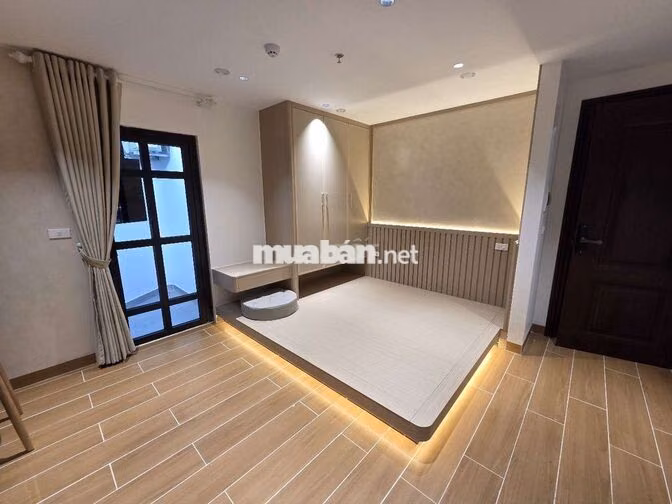 Đập hộp toà mới Full đồ cao cấp, ô tô đỗ cửa tại Nguyễn Khánh Toàn 