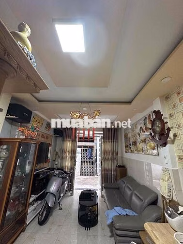 bán nhà chính chủ 3,5x8,2,trệt 2 lầu
