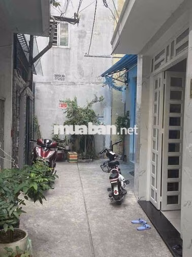 bán nhà chính chủ 3,5x8,2,trệt 2 lầu