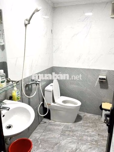 Chính chủ cho thuê nhà mặt phố 110 Tuệ Tĩnh