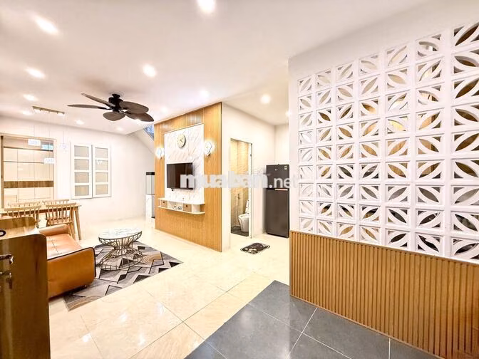 FULL NỘI THẤT NHÀ MỚI ĐẸP 3 PHÒNG NGỦ HẺM TRUNG TÂM THÀNH PHỐ