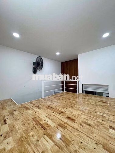 GÁC CAO ĐẦY ĐỦ NỘI THẤT NGAY TRUNG TÂM QUẬN 3