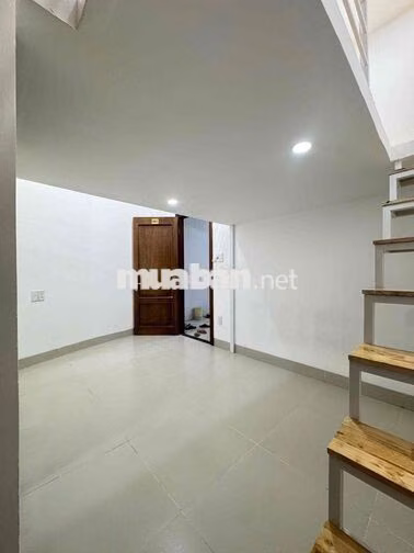 GÁC CAO ĐẦY ĐỦ NỘI THẤT NGAY TRUNG TÂM QUẬN 3