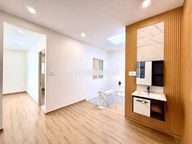 FULL NỘI THẤT NHÀ MỚI ĐẸP 3 PHÒNG NGỦ HẺM TRUNG TÂM THÀNH PHỐ