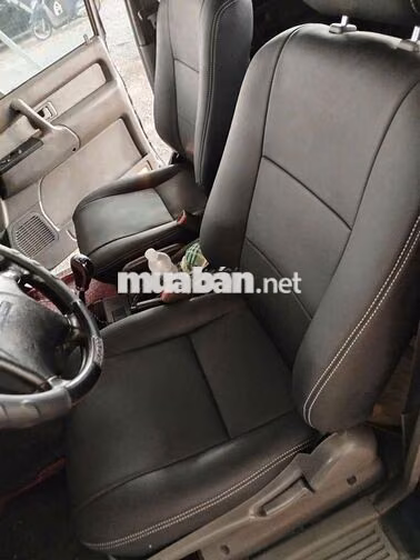 Isuzu Trooper 7 chỗ Số sàn Đen