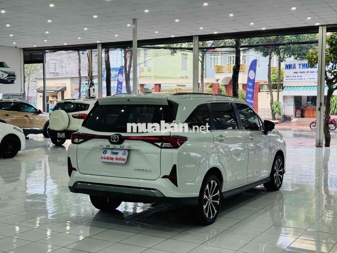 Toyota Veloz Top 1.5CVT 2025 Trắng 4700 km