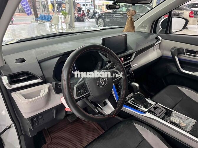 Toyota Veloz Top 1.5CVT 2025 Trắng 4700 km