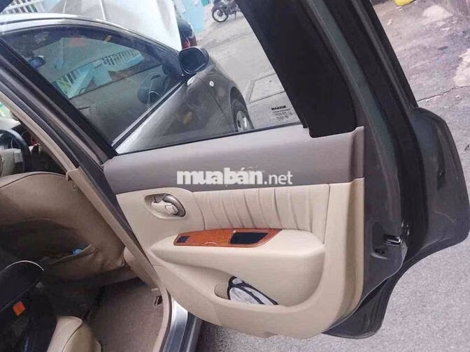 Nissan Grand Livina Xám Việt Nam 5 chỗ