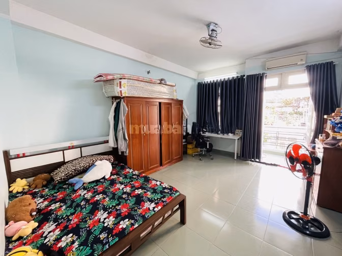 Bán gấp nhà HXH Nguyễn Sơn, 90m²(5.3×17), 4 tầng, chỉ 10,7 tỷ TL.