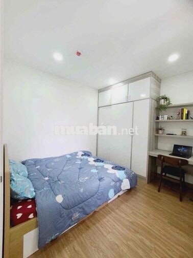 Căn góc Topaz Twins 2PN Full NT, view hồ bơi phù hợp ở hoặc cho thuê