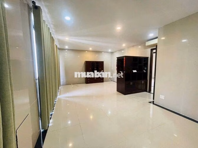 BIỆT THỰ KHU VEN SÔNG - ĐƯỜNG 23 HIỆP BÌNH CHÁNH - 8 PHÒNG 6WC