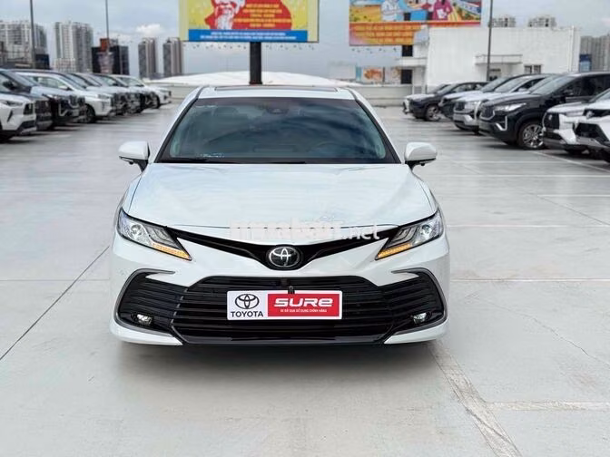 Toyota Camry 2.5Q 2022 Trắng Ghế da